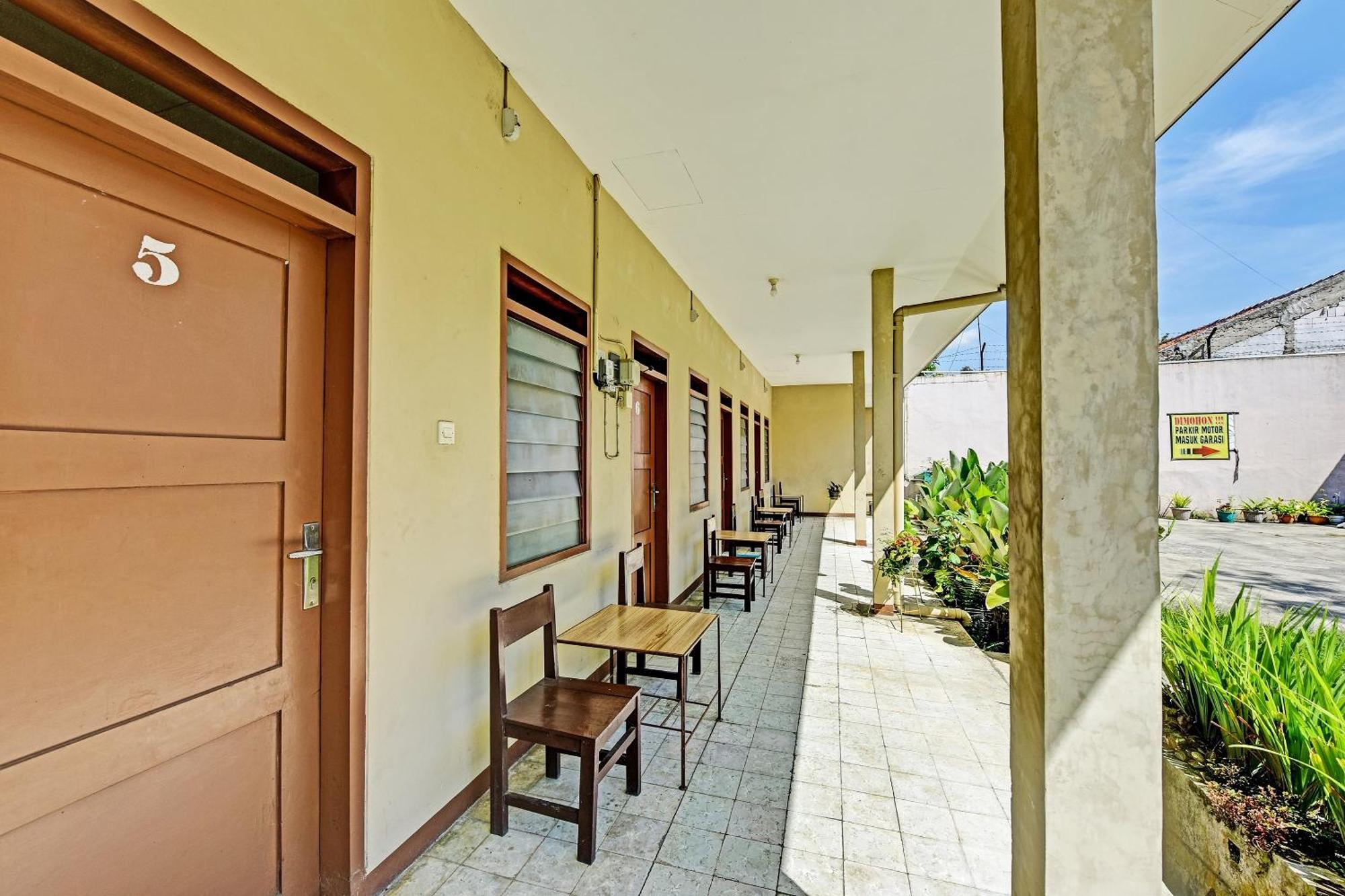 Cilopadang Oyo 90443 Hotel New Kartika In מראה חיצוני תמונה